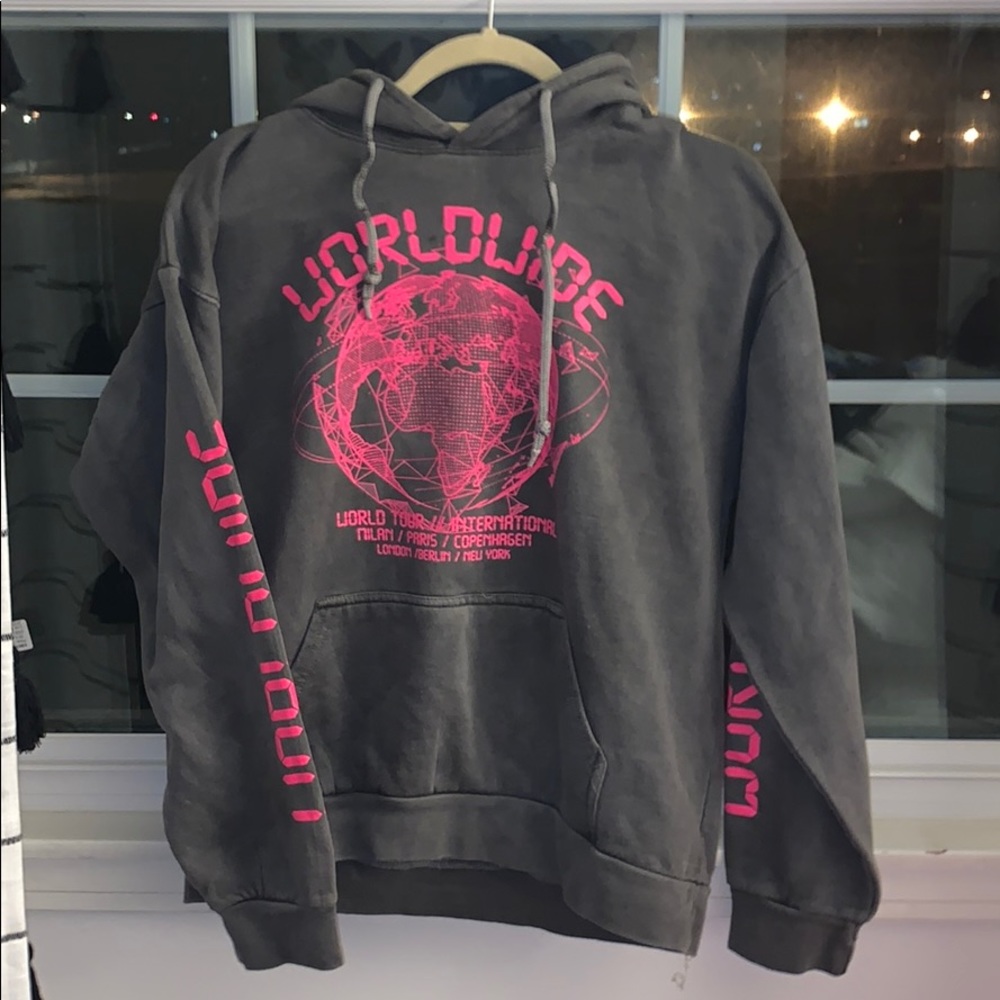 PrettyLittleThing Worldwide Hoodie